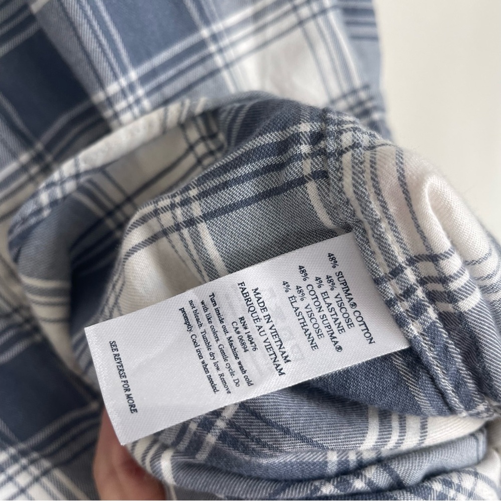 Faherty Lightweight Flannel Button Down Long Slee… - image 6